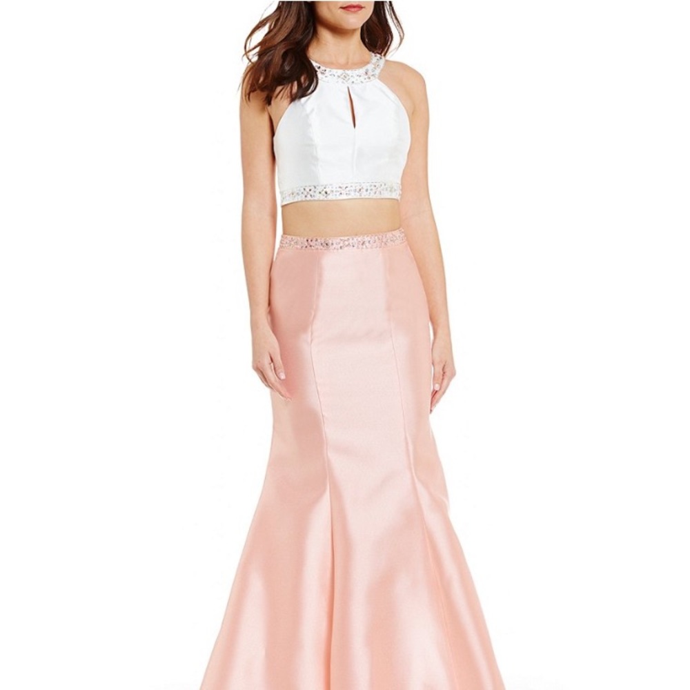 NEW! Bee Darlin blush/ivory trumpet prom gown